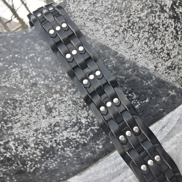 Genuine Leather Belt Metal Studded Rivets Grommets Gothic Grunge Punk Rock M-L - Picture 9 of 16